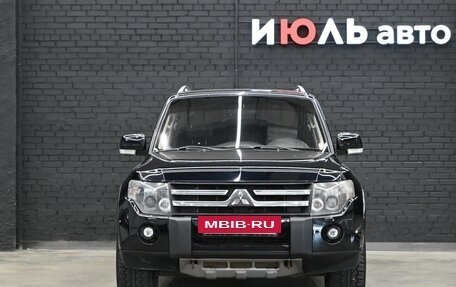 Mitsubishi Pajero IV, 2011 год, 2 325 000 рублей, 2 фотография