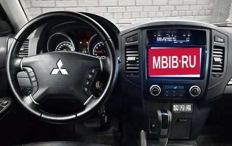 Mitsubishi Pajero IV, 2011 год, 2 325 000 рублей, 14 фотография