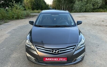 Hyundai Solaris II рестайлинг, 2015 год, 1 125 000 рублей, 1 фотография