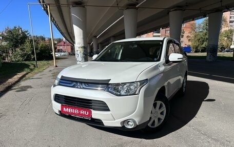 Mitsubishi Outlander III рестайлинг 3, 2012 год, 1 600 000 рублей, 1 фотография