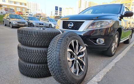 Nissan Pathfinder, 2015 год, 2 700 000 рублей, 21 фотография