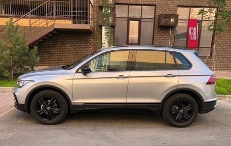 Volkswagen Tiguan II, 2022 год, 3 750 000 рублей, 2 фотография