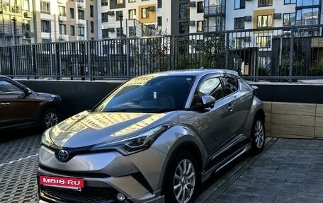 Toyota C-HR I рестайлинг, 2017 год, 2 200 000 рублей, 2 фотография