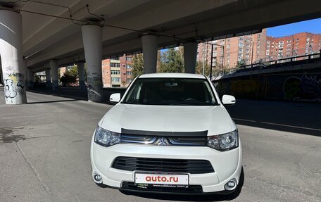 Mitsubishi Outlander III рестайлинг 3, 2012 год, 1 600 000 рублей, 8 фотография