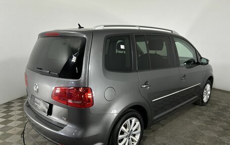 Volkswagen Touran III, 2014 год, 990 000 рублей, 6 фотография