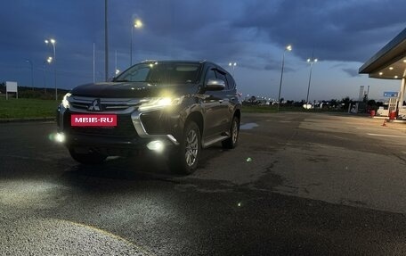 Mitsubishi Pajero Sport III рестайлинг, 2017 год, 2 000 000 рублей, 2 фотография