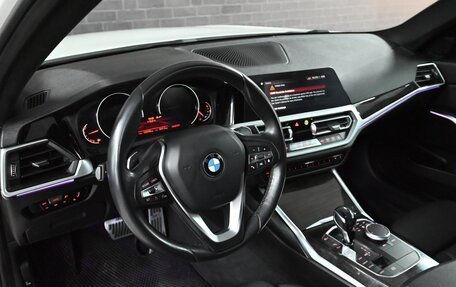 BMW 3 серия, 2019 год, 3 780 000 рублей, 15 фотография