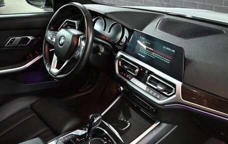 BMW 3 серия, 2019 год, 3 780 000 рублей, 16 фотография