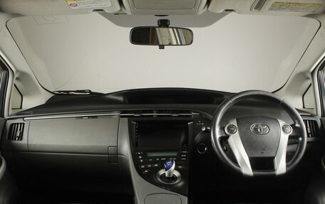 Toyota Prius, 2011 год, 1 199 999 рублей, 7 фотография