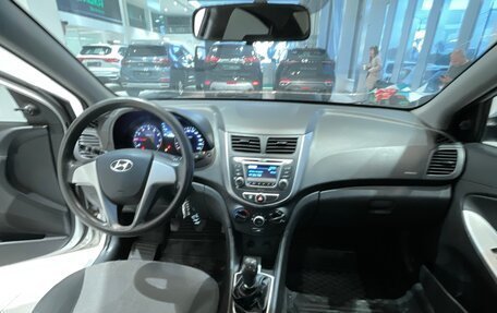 Hyundai Solaris II рестайлинг, 2014 год, 770 000 рублей, 13 фотография