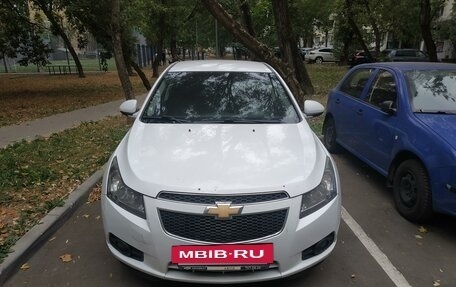 Chevrolet Cruze II, 2011 год, 640 000 рублей, 3 фотография