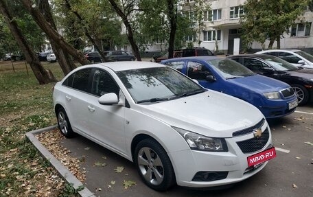 Chevrolet Cruze II, 2011 год, 640 000 рублей, 4 фотография