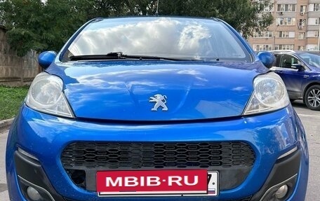 Peugeot 107 I рестайлинг, 2013 год, 330 000 рублей, 4 фотография