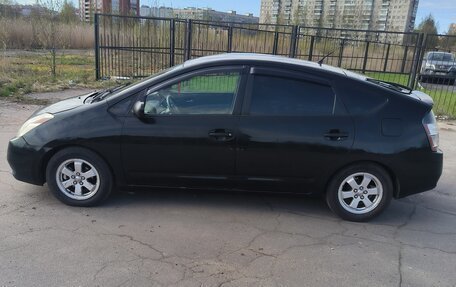 Toyota Prius, 2004 год, 600 000 рублей, 2 фотография