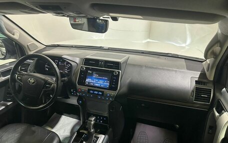 Toyota Land Cruiser Prado 150 рестайлинг 2, 2018 год, 5 000 000 рублей, 26 фотография