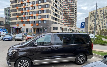 Hyundai Grand Starex Grand Starex I рестайлинг 2, 2018 год, 4 400 000 рублей, 5 фотография