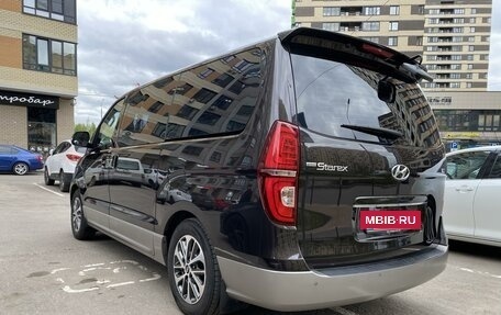 Hyundai Grand Starex Grand Starex I рестайлинг 2, 2018 год, 4 400 000 рублей, 7 фотография