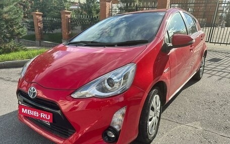 Toyota Aqua I, 2015 год, 1 150 000 рублей, 2 фотография