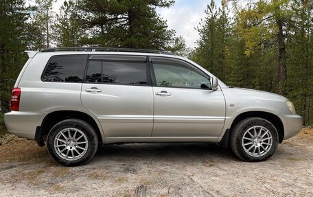 Toyota Kluger I, 2001 год, 1 500 000 рублей, 11 фотография