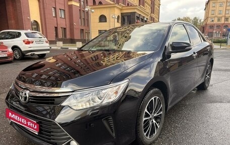 Toyota Camry, 2017 год, 2 400 000 рублей, 2 фотография