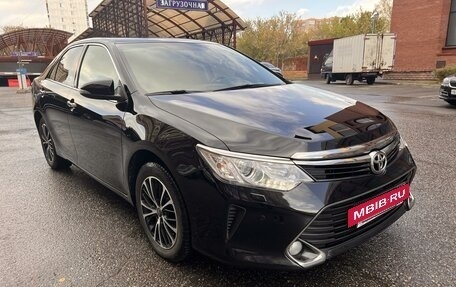 Toyota Camry, 2017 год, 2 400 000 рублей, 8 фотография