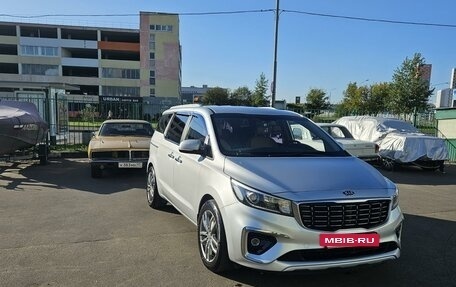 KIA Carnival III, 2018 год, 3 120 000 рублей, 8 фотография