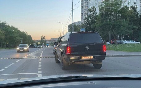 Cadillac Escalade II, 2002 год, 1 050 000 рублей, 4 фотография