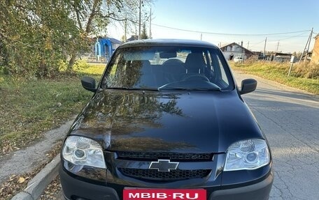 Chevrolet Niva I рестайлинг, 2012 год, 605 000 рублей, 2 фотография