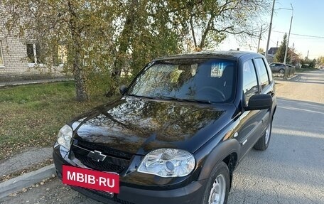 Chevrolet Niva I рестайлинг, 2012 год, 605 000 рублей, 3 фотография