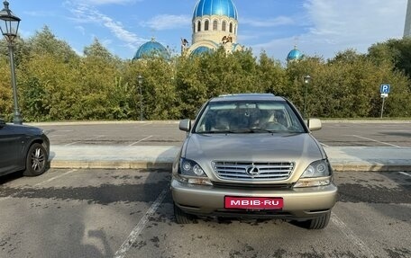 Lexus RX IV рестайлинг, 1999 год, 690 000 рублей, 1 фотография