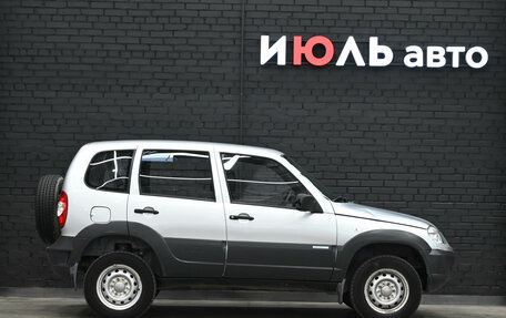 Chevrolet Niva I рестайлинг, 2011 год, 600 000 рублей, 8 фотография