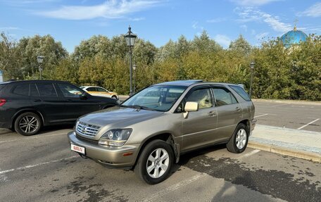 Lexus RX IV рестайлинг, 1999 год, 690 000 рублей, 2 фотография