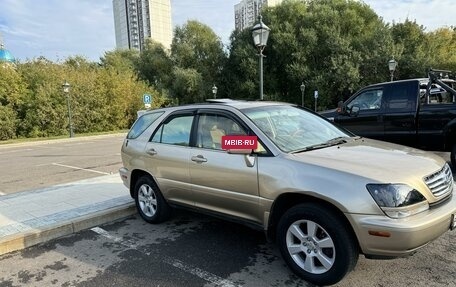 Lexus RX IV рестайлинг, 1999 год, 690 000 рублей, 3 фотография