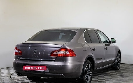 Skoda Superb III рестайлинг, 2012 год, 1 200 000 рублей, 5 фотография