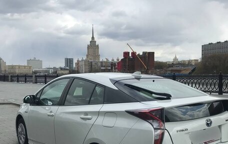 Toyota Prius IV XW50, 2017 год, 2 270 000 рублей, 7 фотография