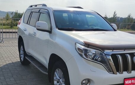 Toyota Land Cruiser Prado 150 рестайлинг 2, 2015 год, 4 500 000 рублей, 21 фотография