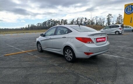 Hyundai Solaris II рестайлинг, 2015 год, 1 060 000 рублей, 1 фотография