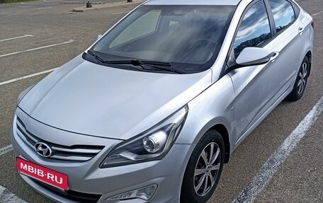 Hyundai Solaris II рестайлинг, 2015 год, 1 060 000 рублей, 3 фотография