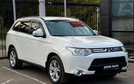 Mitsubishi Outlander III рестайлинг 3, 2013 год, 1 799 000 рублей, 6 фотография