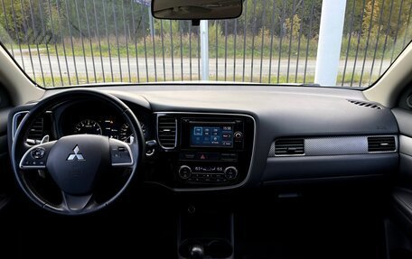 Mitsubishi Outlander III рестайлинг 3, 2013 год, 1 799 000 рублей, 15 фотография