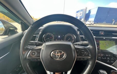 Toyota Camry, 2018 год, 2 950 000 рублей, 4 фотография