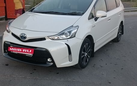 Toyota Prius Alpha I (ZVW40/41), 2015 год, 1 800 000 рублей, 20 фотография