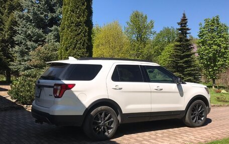 Ford Explorer VI, 2017 год, 2 850 000 рублей, 4 фотография