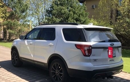 Ford Explorer VI, 2017 год, 2 850 000 рублей, 3 фотография