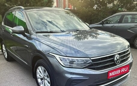 Volkswagen Tiguan II, 2021 год, 3 087 000 рублей, 2 фотография