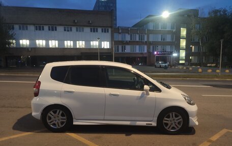 Honda Fit III, 2002 год, 557 000 рублей, 2 фотография