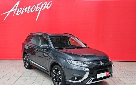 Mitsubishi Outlander III рестайлинг 3, 2021 год, 2 615 000 рублей, 7 фотография