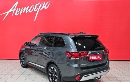 Mitsubishi Outlander III рестайлинг 3, 2021 год, 2 615 000 рублей, 3 фотография