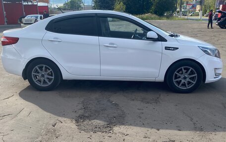 KIA Rio III рестайлинг, 2014 год, 650 000 рублей, 2 фотография