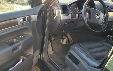 Volkswagen Touareg III, 2004 год, 1 000 000 рублей, 7 фотография